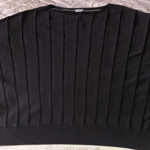 Chicos size 12 bat wing sweater with pleats & a banded waist line in black‎ - Picture 4 of 6